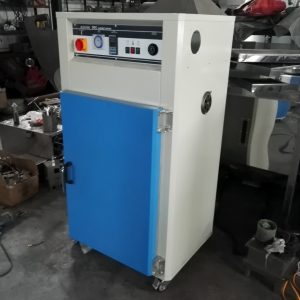 熱風(fēng)循環(huán)干燥箱_電加熱工業(yè)烘箱熱風(fēng)循環(huán)干燥箱廠家直銷可定做